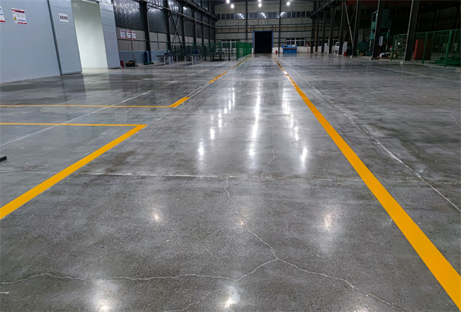 點擊了解：廠房耐磨地坪漆表面處理不當對后期施工有什么影響